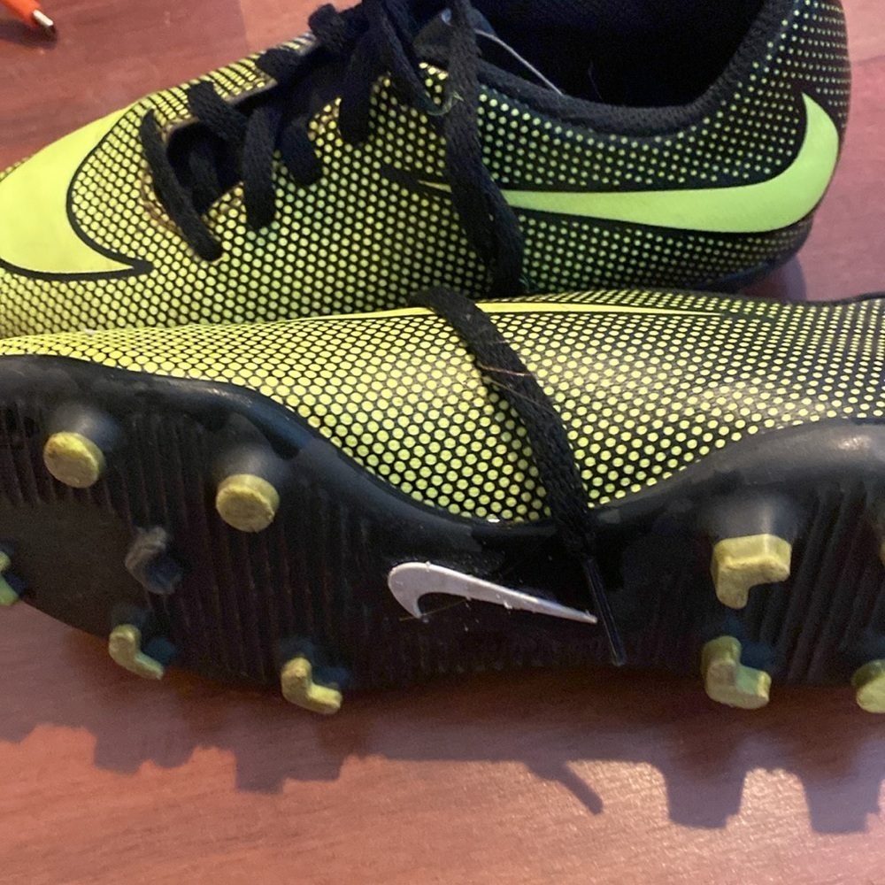 Nike size 13C soccer cleats. Neon green and black. Used in great condition - Picture 3 of 5